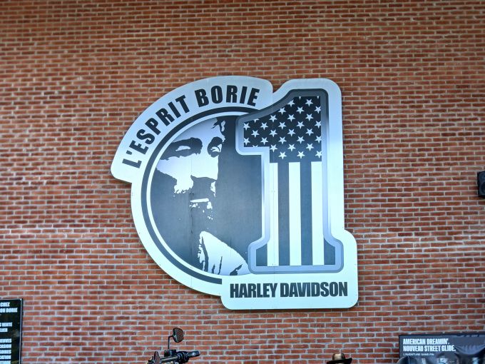 HARLEY-DAVIDSON DYNA STREET BOB 1690 4