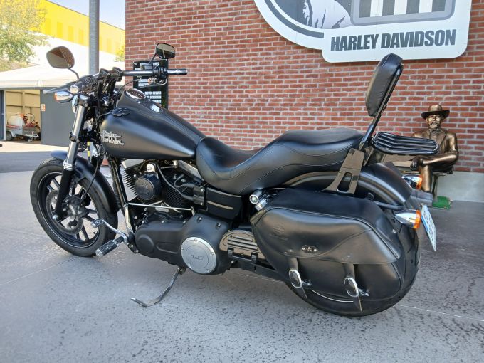 HARLEY-DAVIDSON DYNA STREET BOB 1690 4