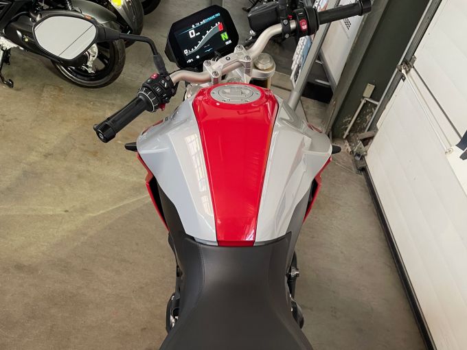 BMW F 900 R 4