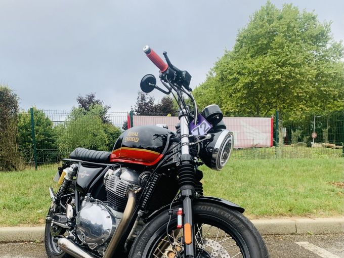 ROYAL ENFIELD INTERCEPTOR 4