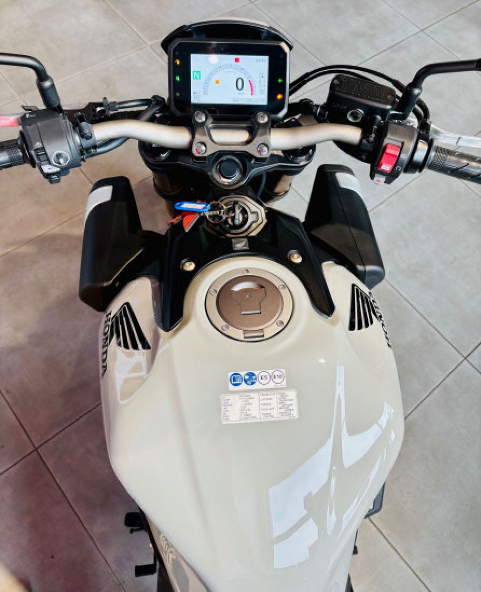 HONDA CB650R Neo Sports Café 4