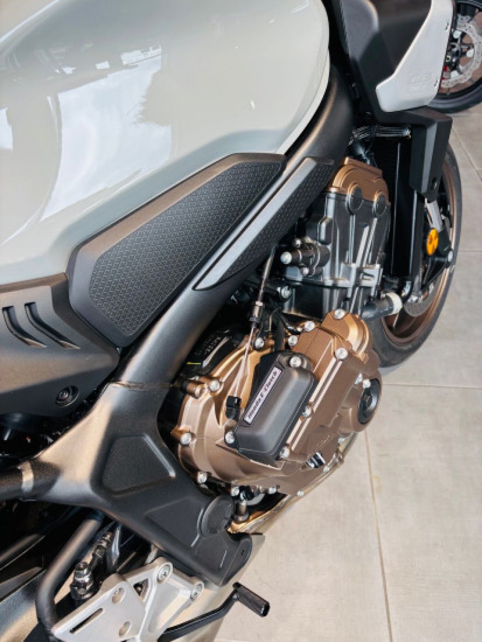 HONDA CB650R Neo Sports Café 4