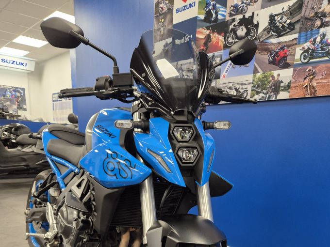 SUZUKI GSX-8S 4