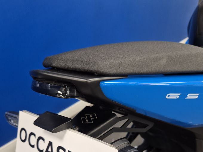 SUZUKI GSX-8S 4