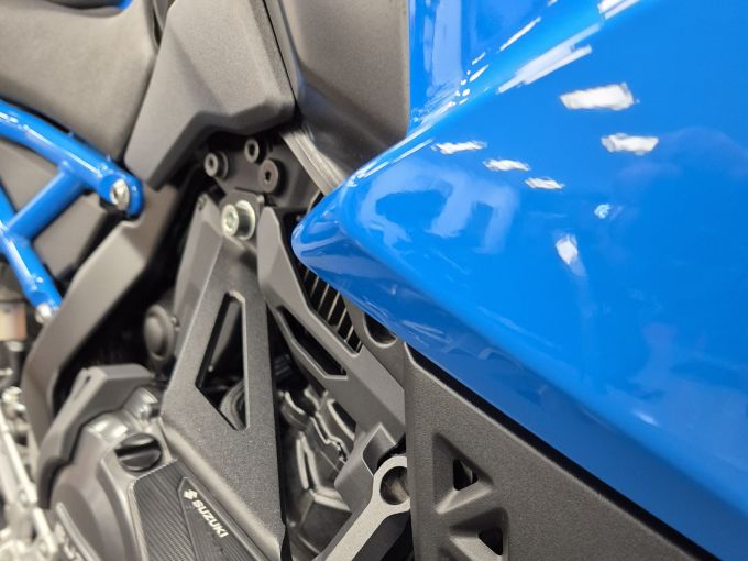 SUZUKI GSX-8S 4