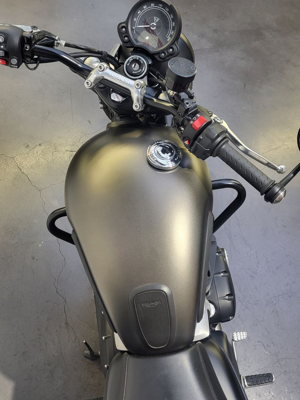 TRIUMPH SPEED TWIN 900 4