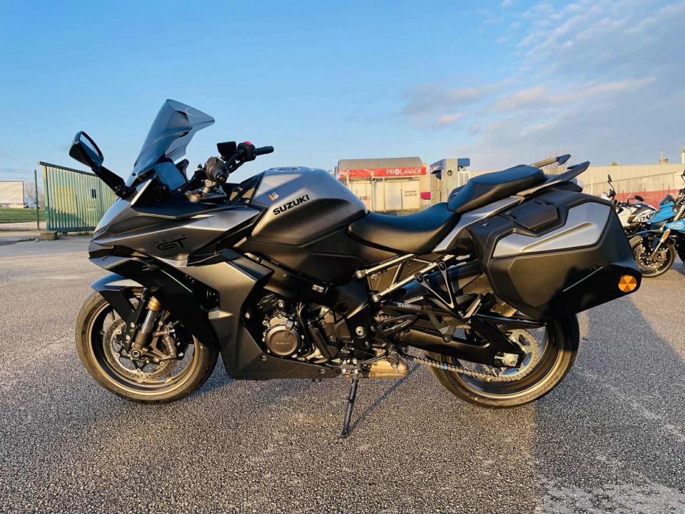 SUZUKI GSX-S 1000 GT 4