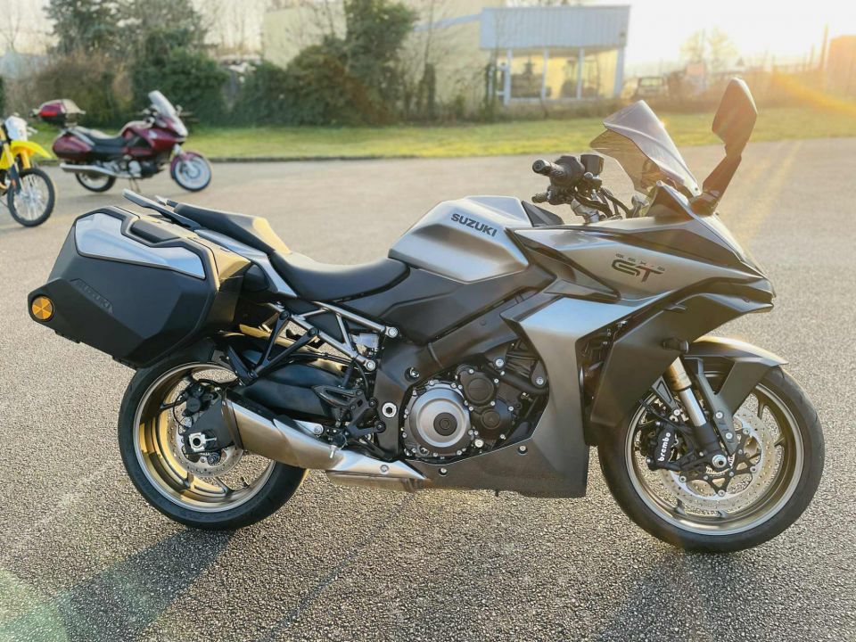 SUZUKI GSX-S 1000 GT 4
