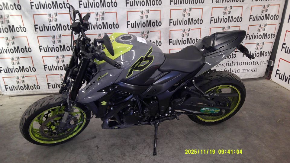 SUZUKI GSX-S 750 4