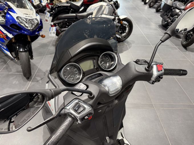 PIAGGIO MP3 300 HPE ABS ASR 4