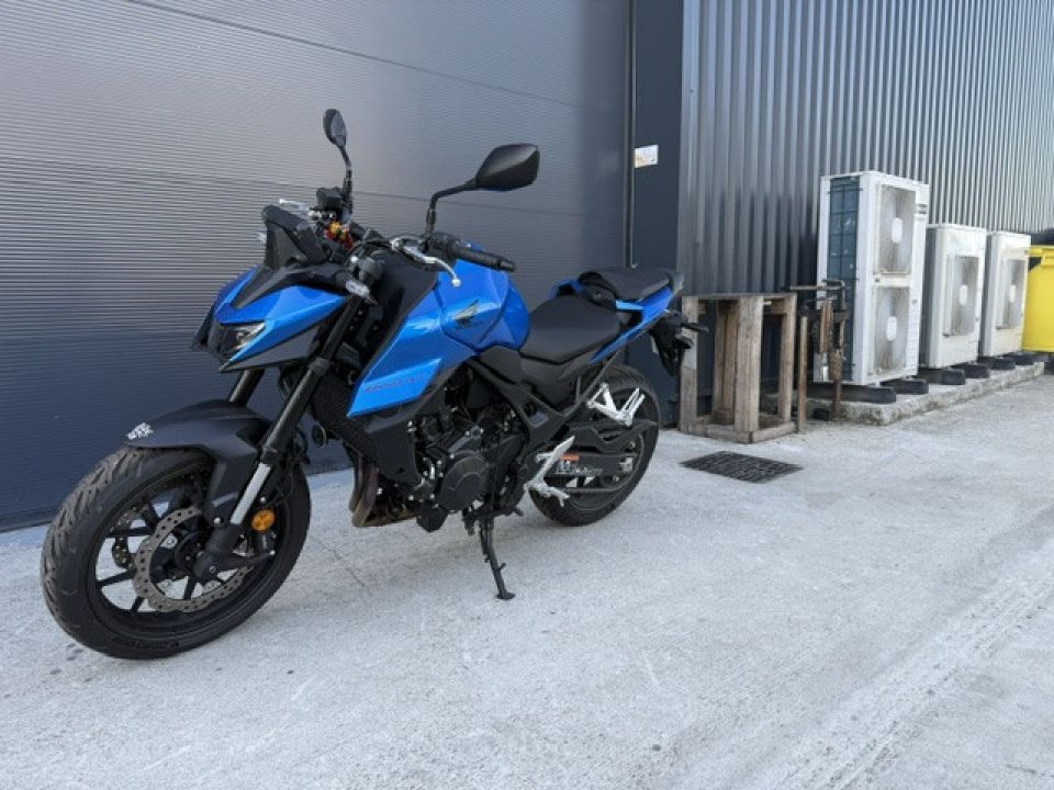 HONDA CB 750 HORNET 4