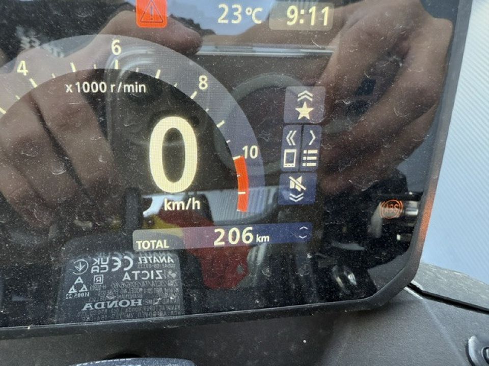 HONDA CB 750 HORNET 4