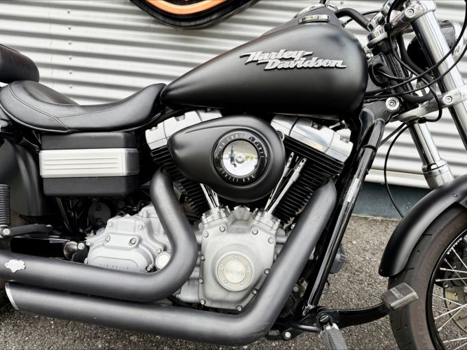 HARLEY-DAVIDSON DYNA STREET BOB 1584 4