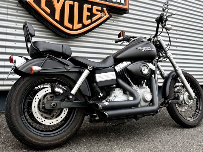HARLEY-DAVIDSON DYNA STREET BOB 1584 4