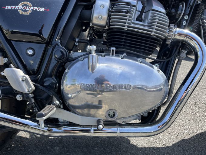 ROYAL ENFIELD INTERCEPTOR 4