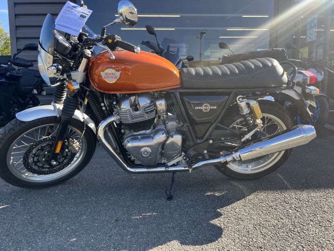 ROYAL ENFIELD INTERCEPTOR 4