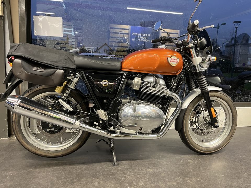 ROYAL ENFIELD INTERCEPTOR 4