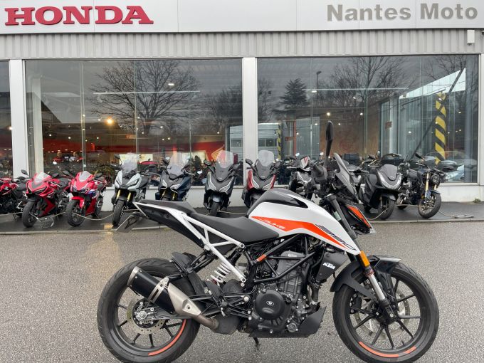 KTM 390 DUKE 4