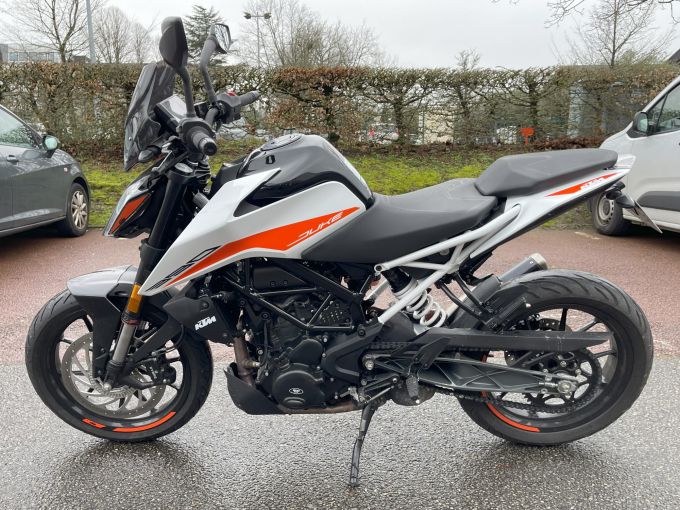 KTM 390 DUKE 4