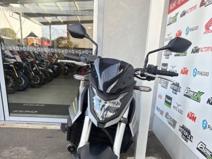 HONDA CB 750 HORNET 4
