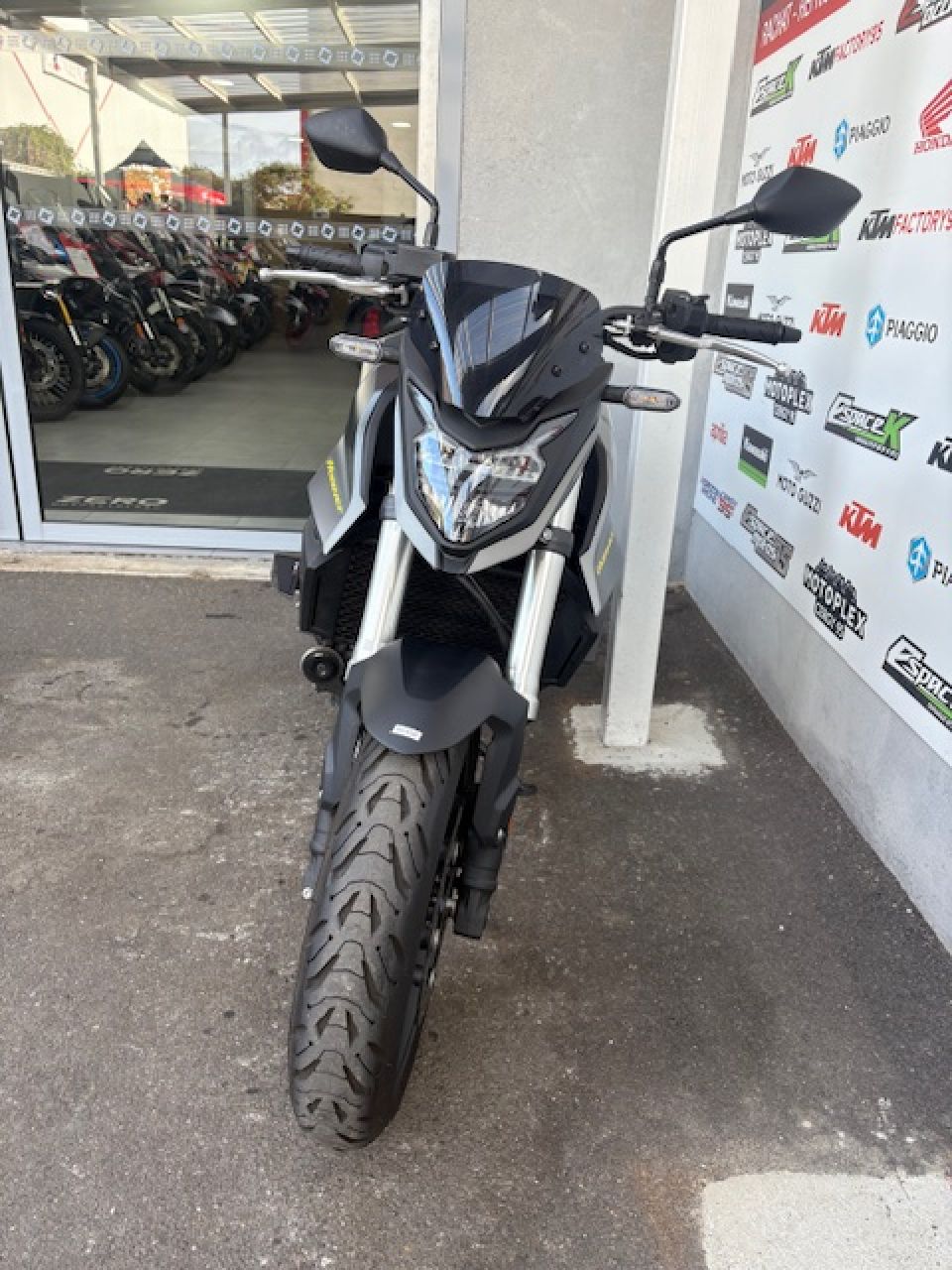 HONDA CB 750 HORNET 4