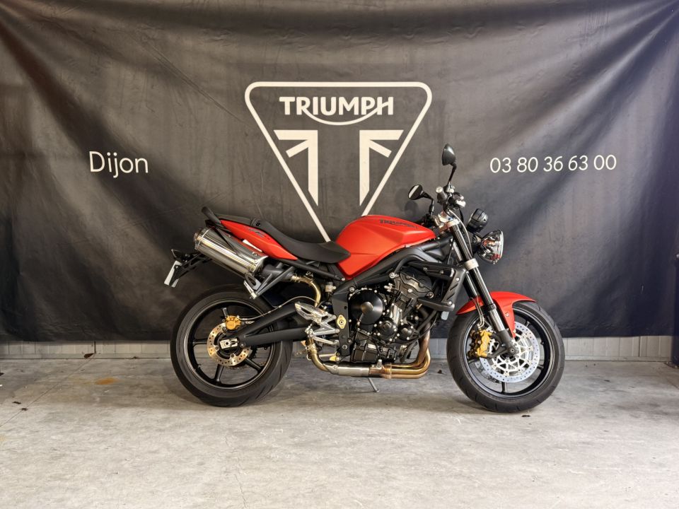TRIUMPH STREET TRIPLE 675 R 4