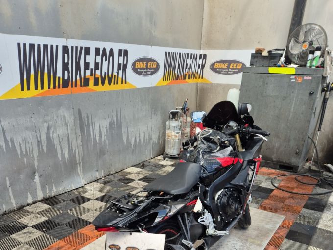SUZUKI GSX-R 750 4