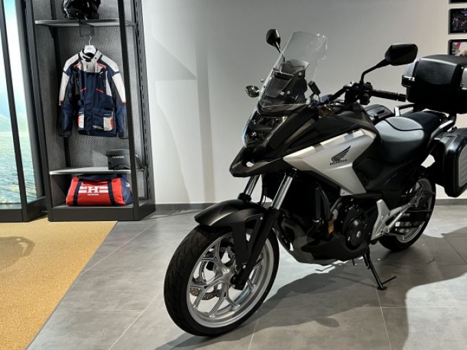 HONDA NC750X 4