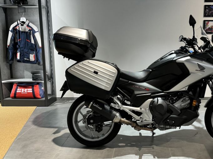 HONDA NC750X 4