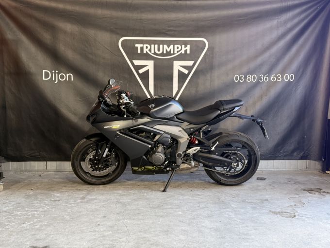 TRIUMPH 	DAYTONA 660 4