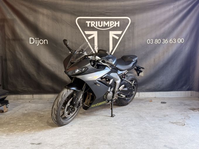 TRIUMPH 	DAYTONA 660 4