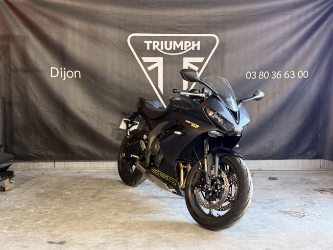 TRIUMPH 	DAYTONA 660 4