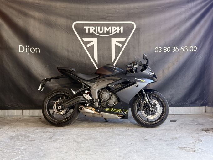 TRIUMPH 	DAYTONA 660 4