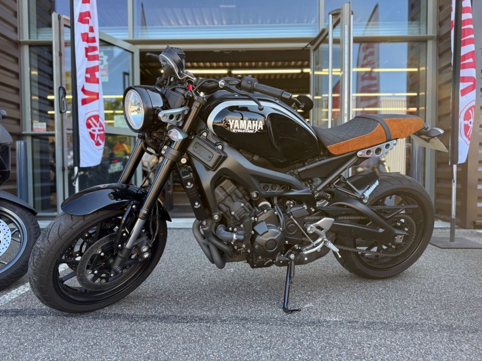 YAMAHA XSR 900 4