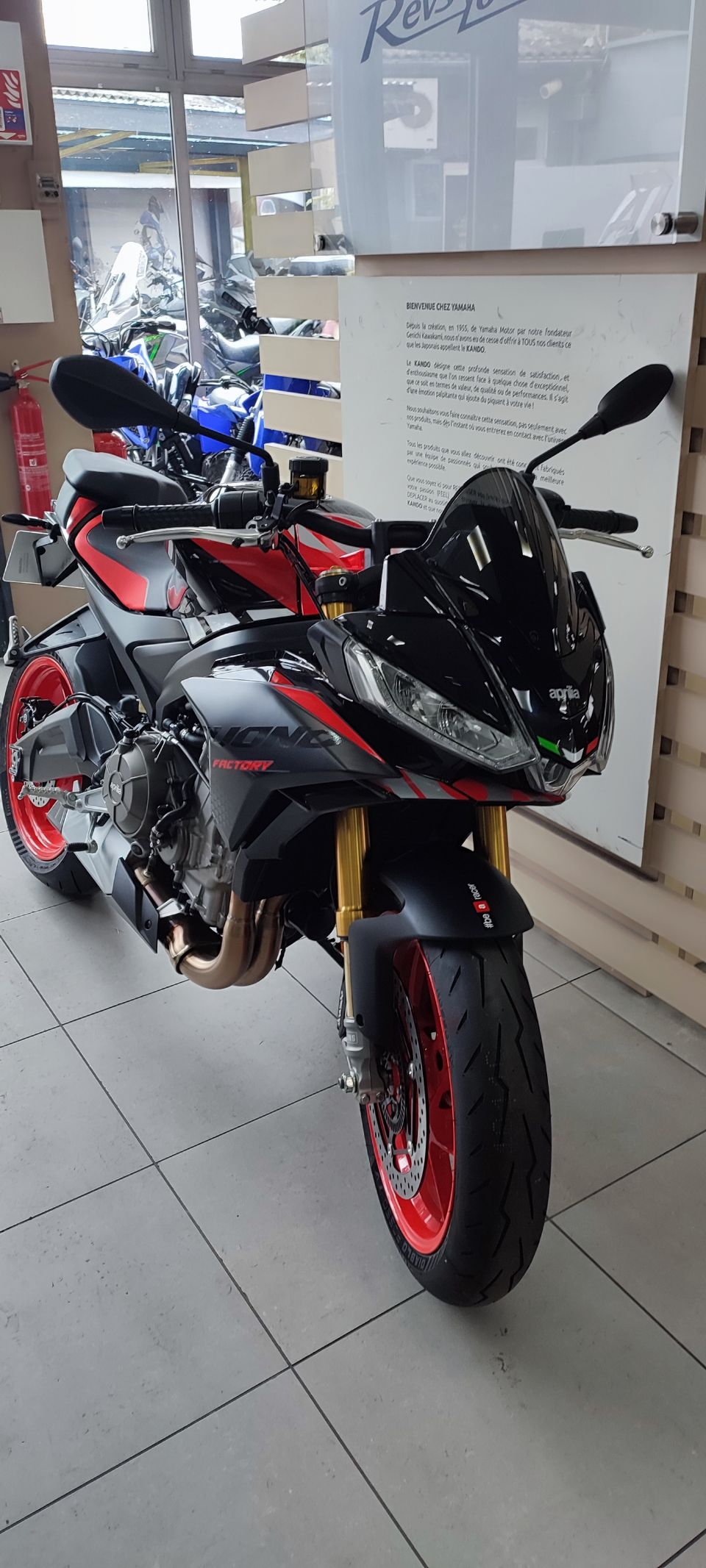 APRILIA TUONO 660 FACTORY 4