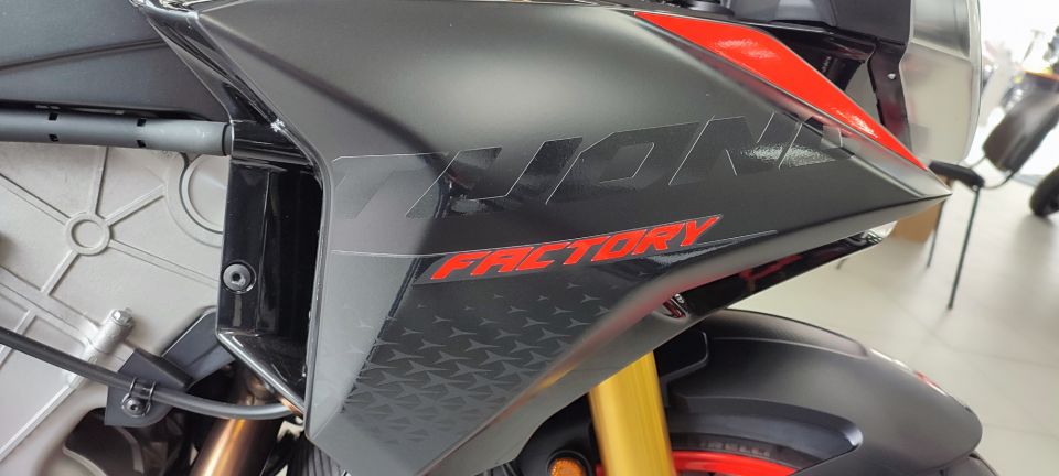 APRILIA TUONO 660 FACTORY 4