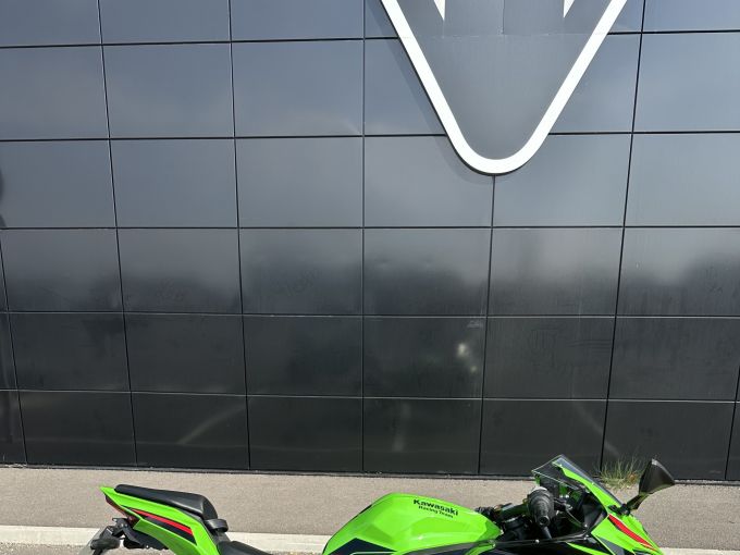 KAWASAKI ZX-4RR 4