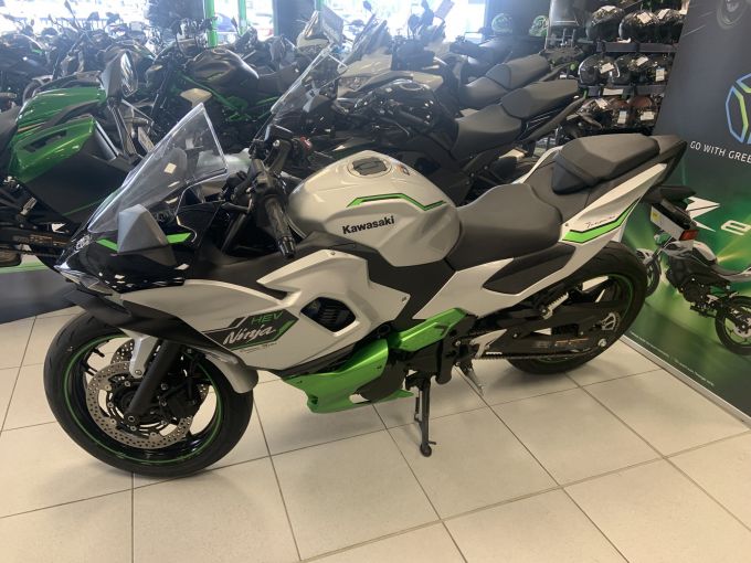 KAWASAKI Ninja 7 Hybrid 4