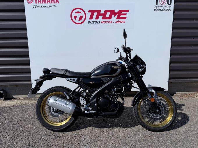 YAMAHA XSR 125 Legacy 4