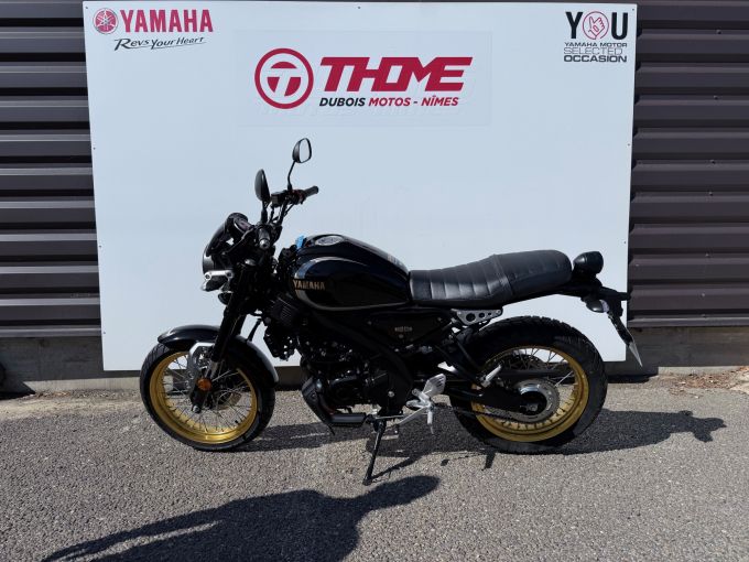 YAMAHA XSR 125 Legacy 4
