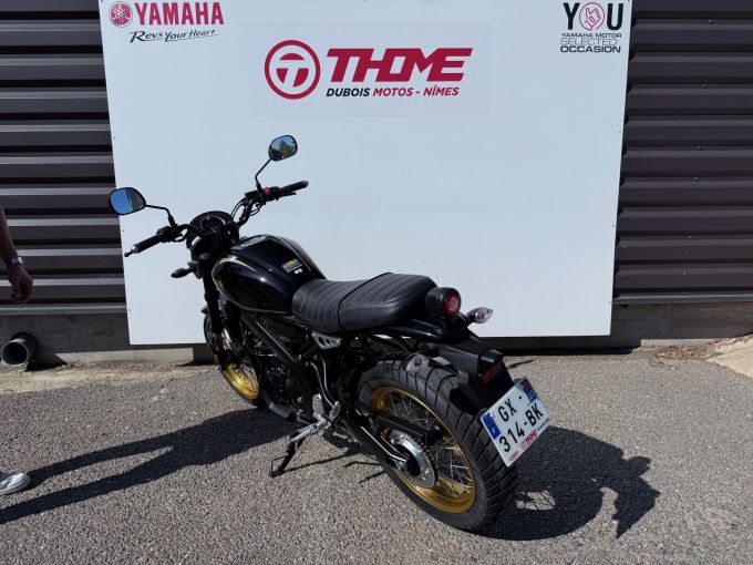 YAMAHA XSR 125 Legacy 4