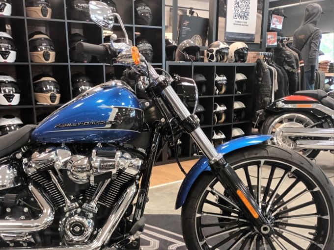 HARLEY-DAVIDSON SOFTAIL BREAKOUT 1923 4