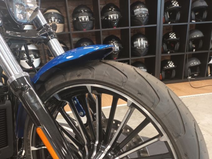 HARLEY-DAVIDSON SOFTAIL BREAKOUT 1923 4