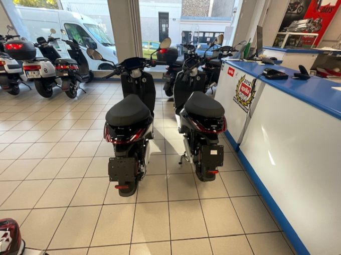 PIAGGIO 1 ACTIVE 4