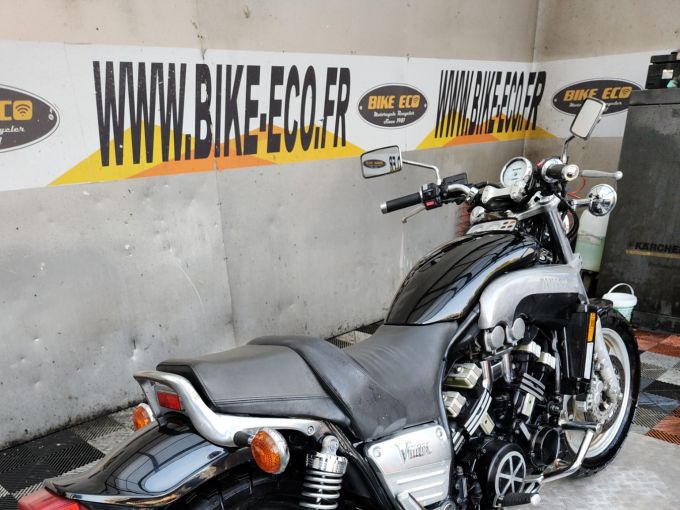 YAMAHA V-MAX 1200 4