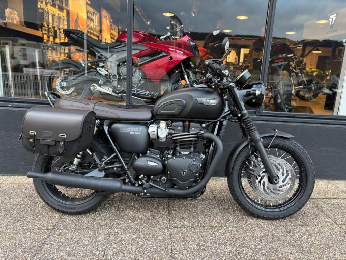TRIUMPH Bonneville T120 Black 4