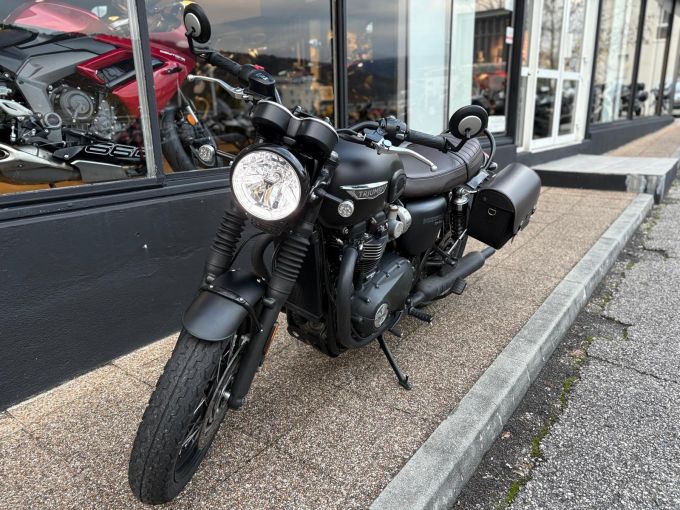 TRIUMPH Bonneville T120 Black 4
