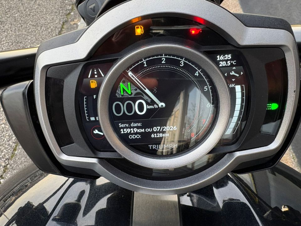 TRIUMPH ROCKET 3 R 4