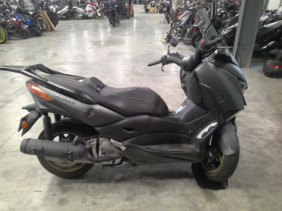 YAMAHA X-MAX 125 4
