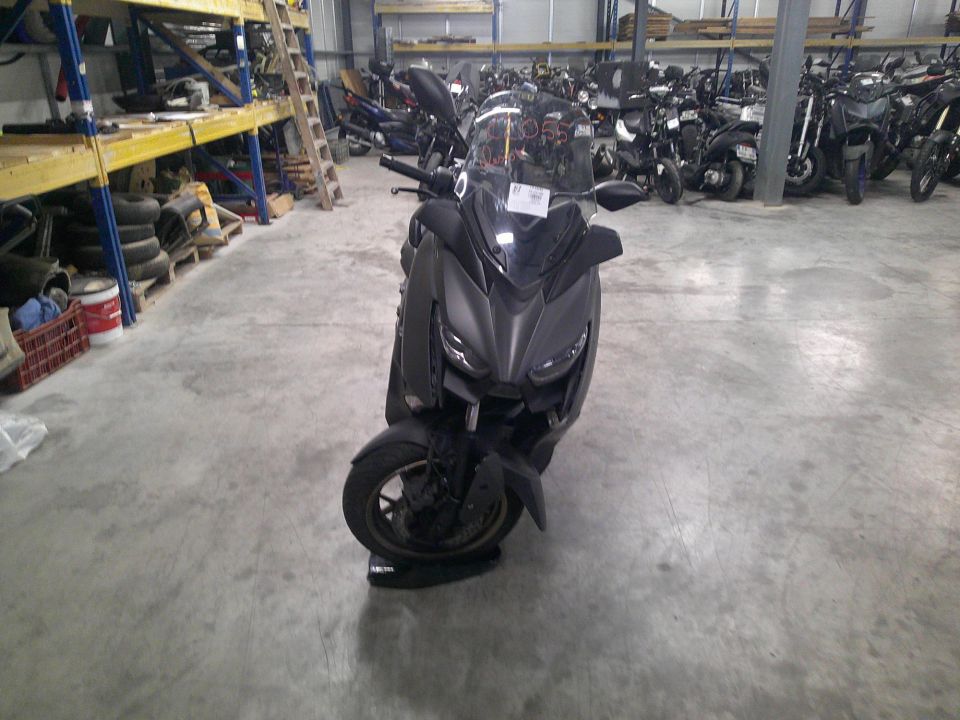 YAMAHA X-MAX 125 4